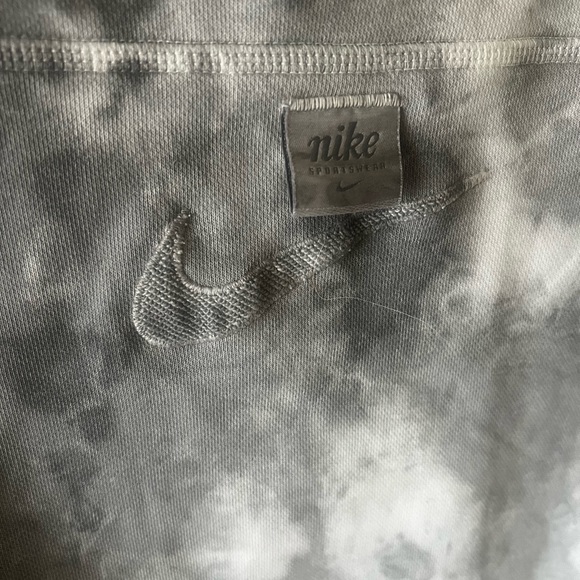 Nike Gray Acid Wash Tie-Dye Sweatshirt and joggers set like new - Picture 9 of 16